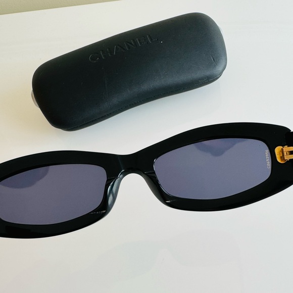 RARE🖤 CHANEL VINTAGE BLACK GOLD CC SUNGLASSES - Picture 12 of 15